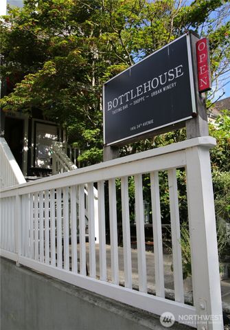 906 29th Avenue, Seattle, WA 98122