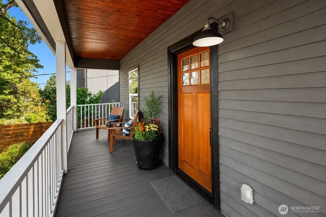 906 29th Avenue, Seattle, WA 98122