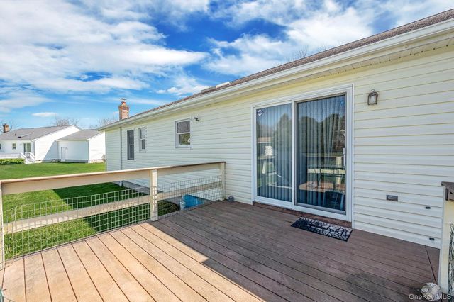 84 Crystal Drive, Aquebogue, NY 11931