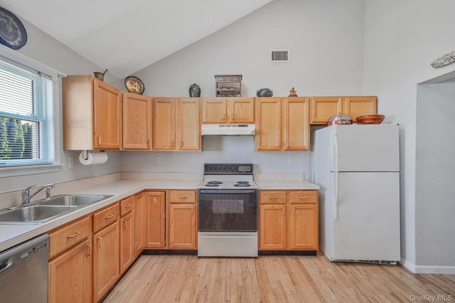 84 Crystal Drive, Aquebogue, NY 11931
