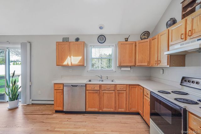 84 Crystal Drive, Aquebogue, NY 11931