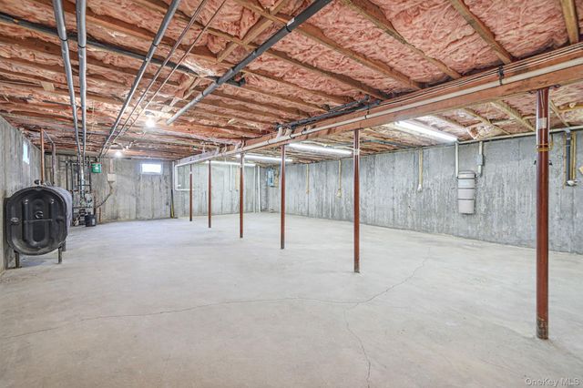 84 Crystal Drive, Aquebogue, NY 11931