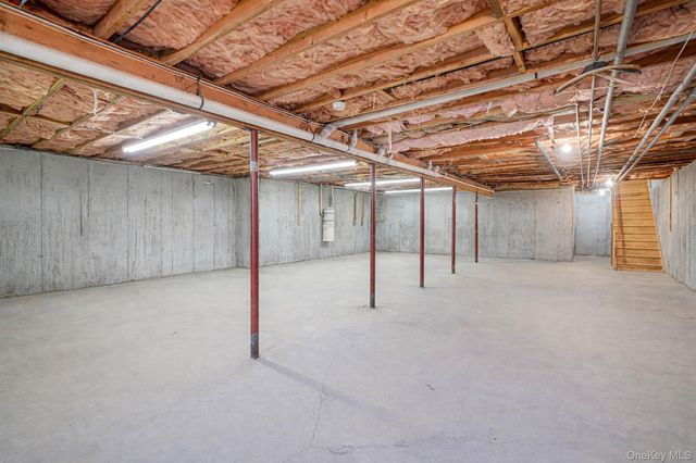 84 Crystal Drive, Aquebogue, NY 11931