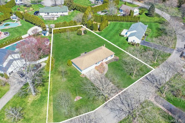 84 Crystal Drive, Aquebogue, NY 11931