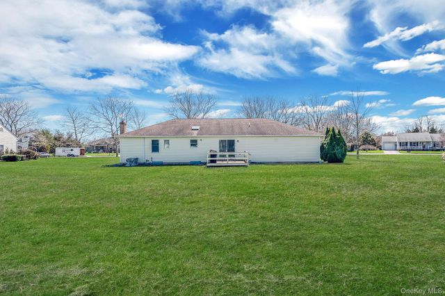 84 Crystal Drive, Aquebogue, NY 11931