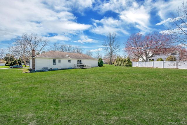 84 Crystal Drive, Aquebogue, NY 11931