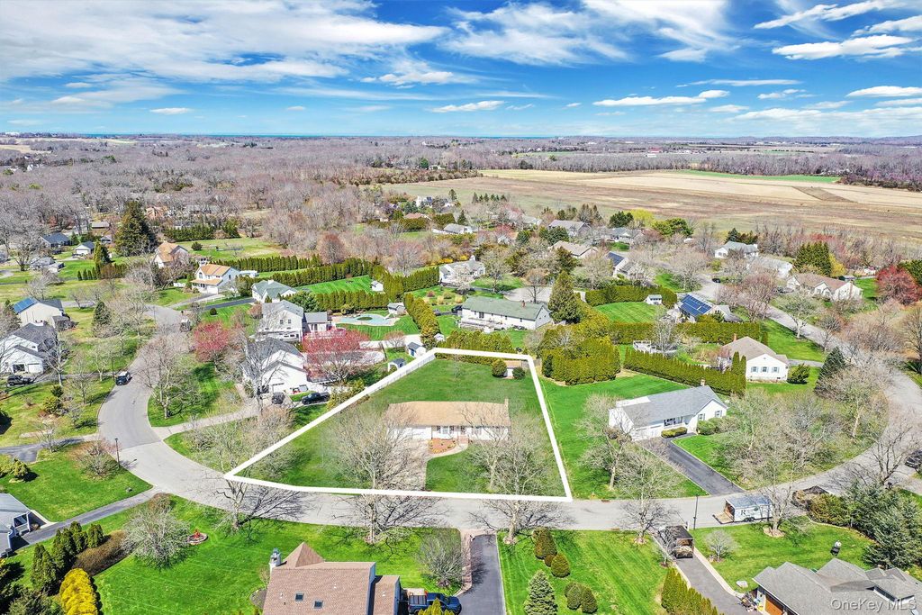 84 Crystal Drive, Aquebogue, NY 11931