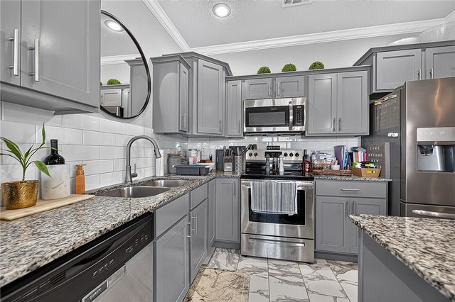 4590 W Croft Drive, Fayetteville, AR 72704