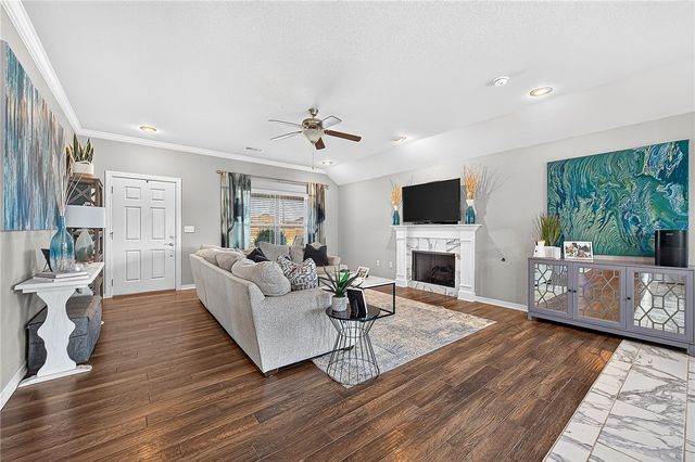 4590 W Croft Drive, Fayetteville, AR 72704