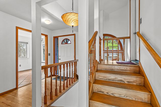 211 Glenview Drive, Ashland, OR 97520