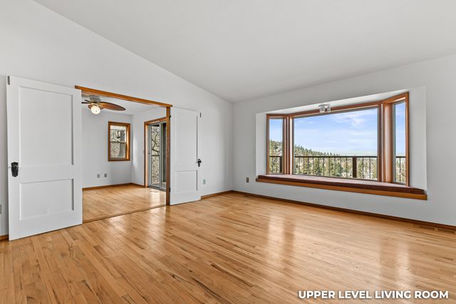 211 Glenview Drive, Ashland, OR 97520