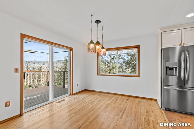 211 Glenview Drive, Ashland, OR 97520