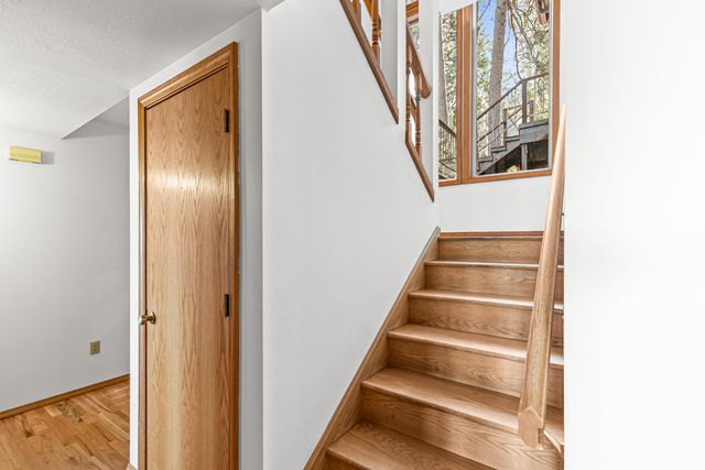 211 Glenview Drive, Ashland, OR 97520