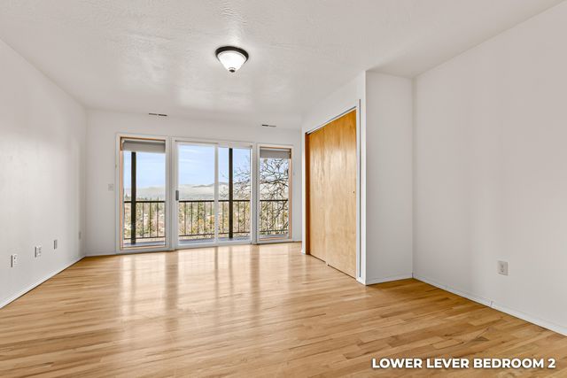 211 Glenview Drive, Ashland, OR 97520