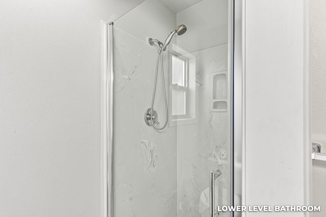 211 Glenview Drive, Ashland, OR 97520