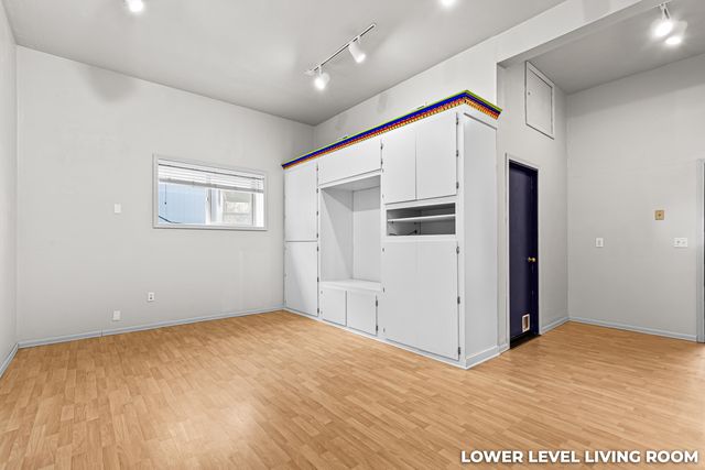 211 Glenview Drive, Ashland, OR 97520