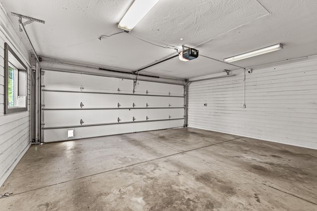 211 Glenview Drive, Ashland, OR 97520