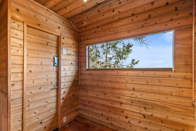 211 Glenview Drive, Ashland, OR 97520