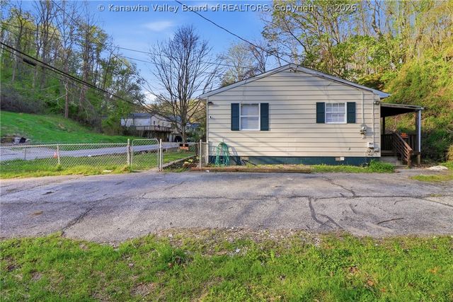 1609 Sugar Creek Drive, Charleston, WV 25387