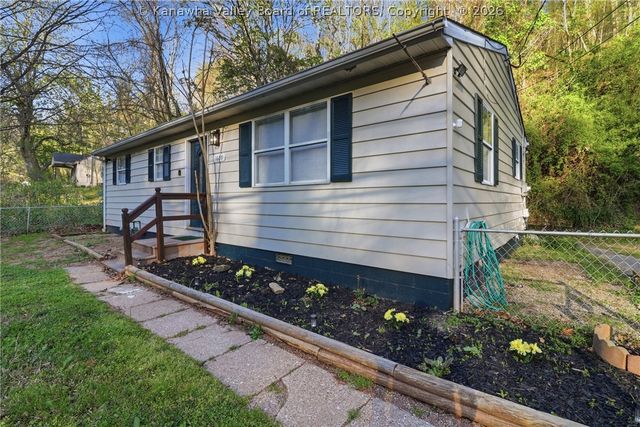 1609 Sugar Creek Drive, Charleston, WV 25387