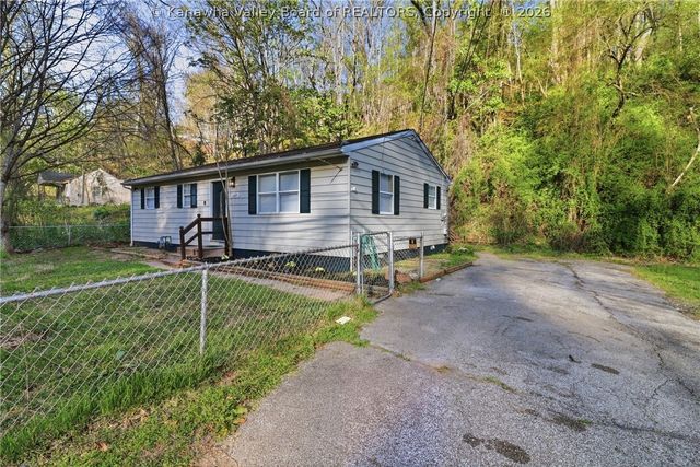 1609 Sugar Creek Drive, Charleston, WV 25387