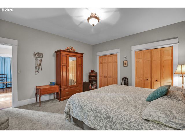 2123 15TH Ave, Forest Grove, OR 97116