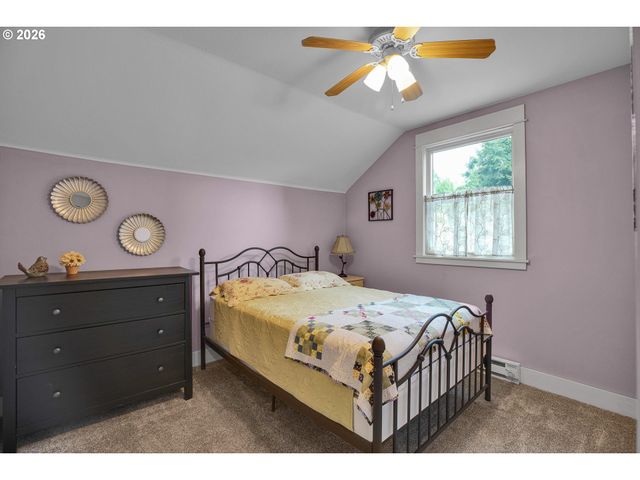 2123 15TH Ave, Forest Grove, OR 97116
