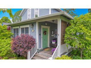 2123 15TH Ave, Forest Grove, OR 97116
