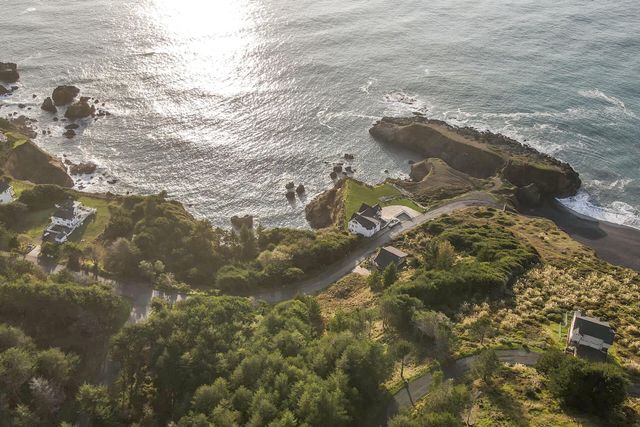 694 Upper Pacific Drive, Shelter Cove, CA 95589