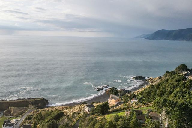 694 Upper Pacific Drive, Shelter Cove, CA 95589