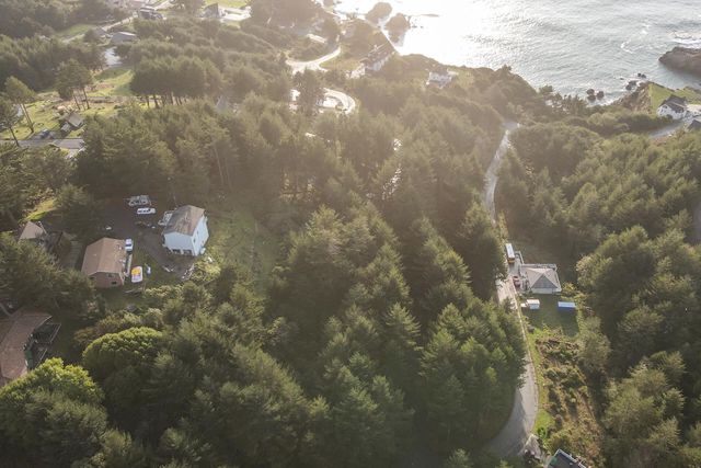 694 Upper Pacific Drive, Shelter Cove, CA 95589