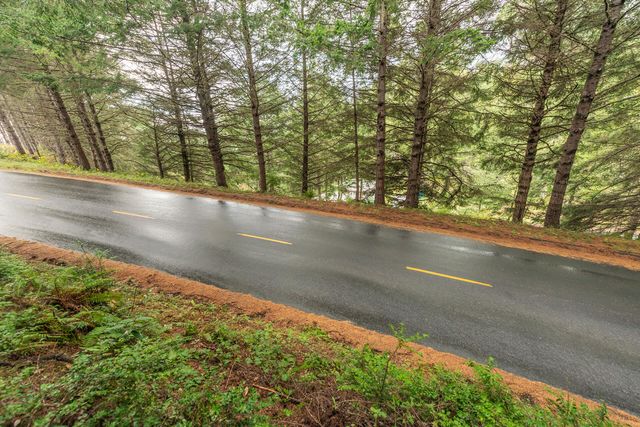 694 Upper Pacific Drive, Shelter Cove, CA 95589