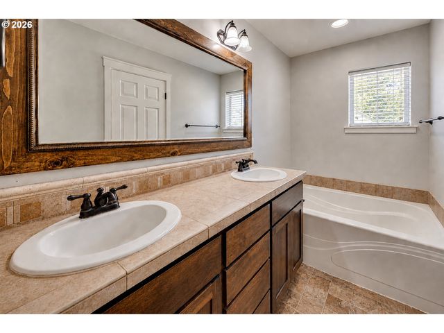 1106 Se 6TH St, Battle Ground, WA 98604
