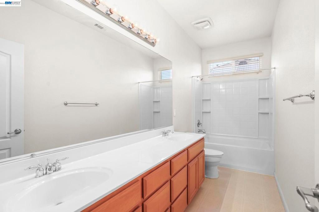 Image 22 of property listing at 2472 Grant St, Brentwood, CA 94513