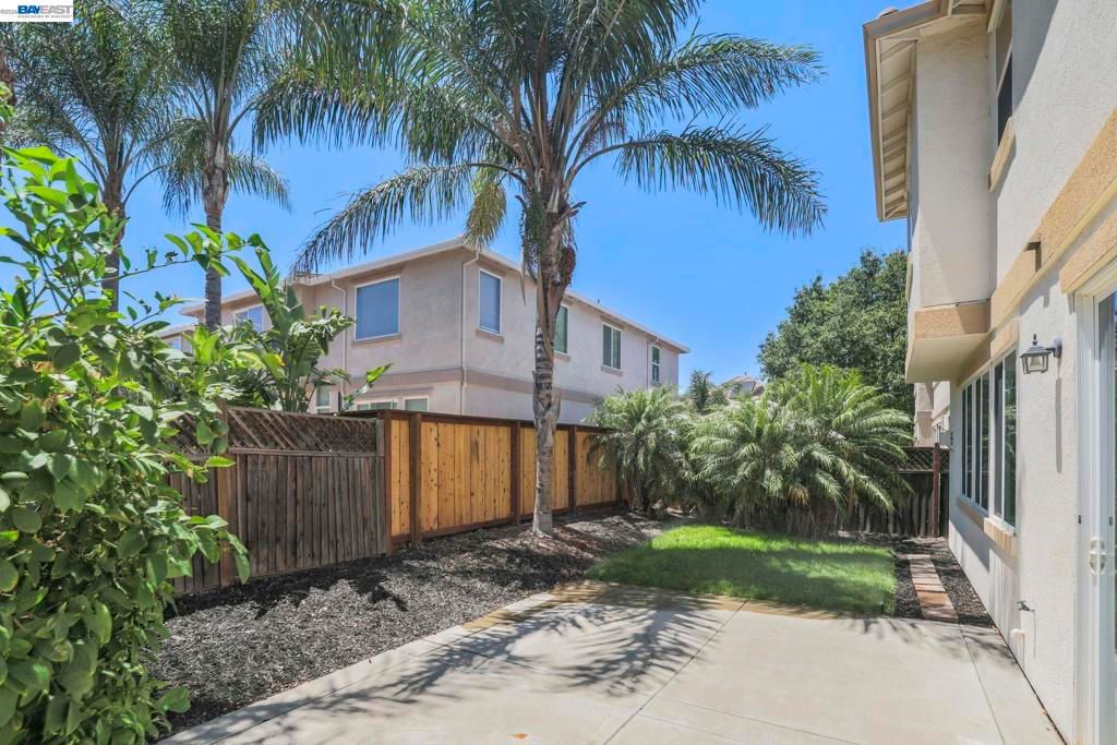 Image 33 of property listing at 2472 Grant St, Brentwood, CA 94513