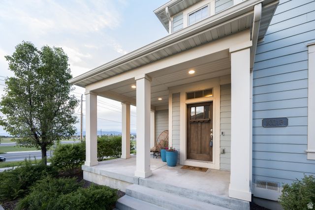 10213 S CROW WING DR, South Jordan, UT 84009