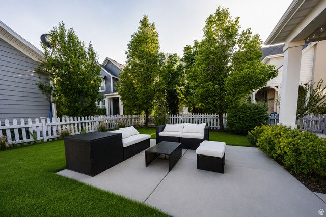 10213 S CROW WING DR, South Jordan, UT 84009