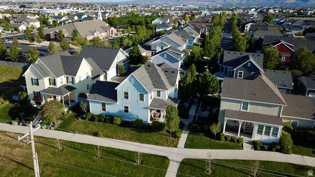 10213 S CROW WING DR, South Jordan, UT 84009