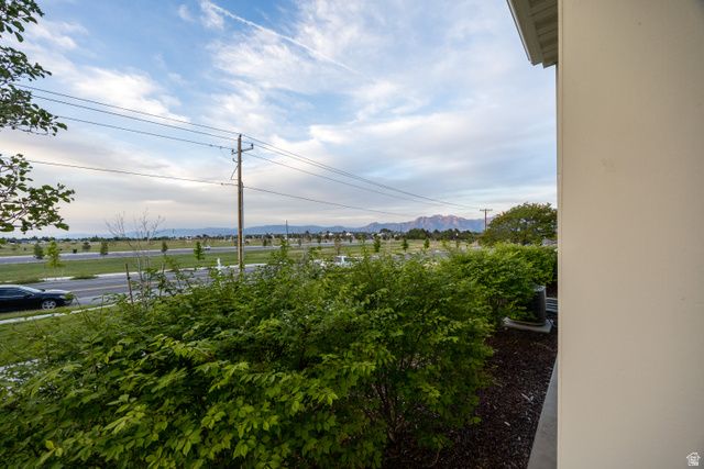 10213 S CROW WING DR, South Jordan, UT 84009