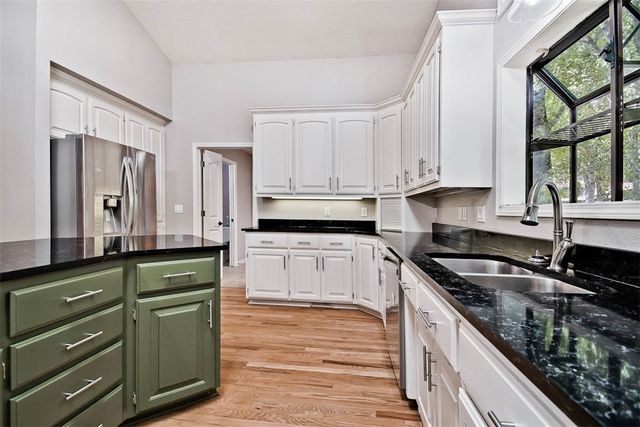 15 Cambria Lane, Bella Vista, AR 72715