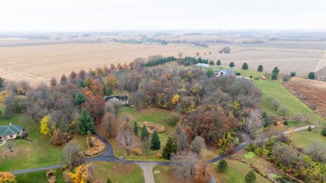 17619 Grandview Drive, Sterling, IL 61081