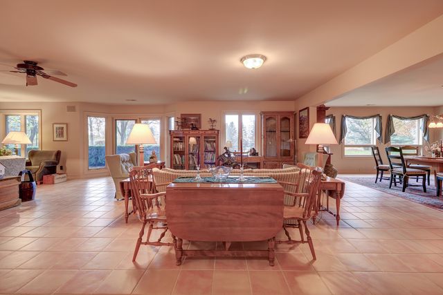 17619 Grandview Drive, Sterling, IL 61081