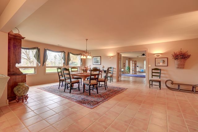 17619 Grandview Drive, Sterling, IL 61081