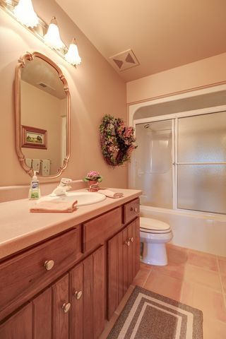 17619 Grandview Drive, Sterling, IL 61081