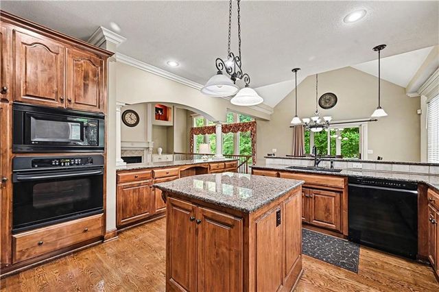 1407 NE 92nd Court, Kansas City, MO 64155