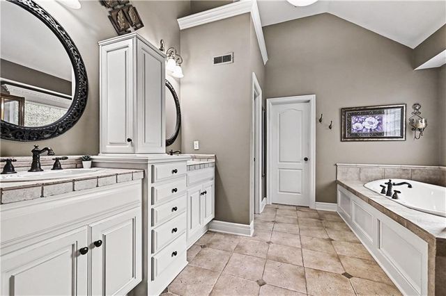 1407 NE 92nd Court, Kansas City, MO 64155