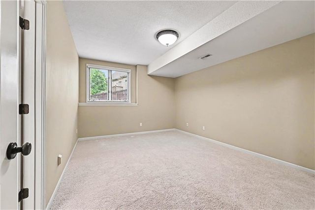 1407 NE 92nd Court, Kansas City, MO 64155