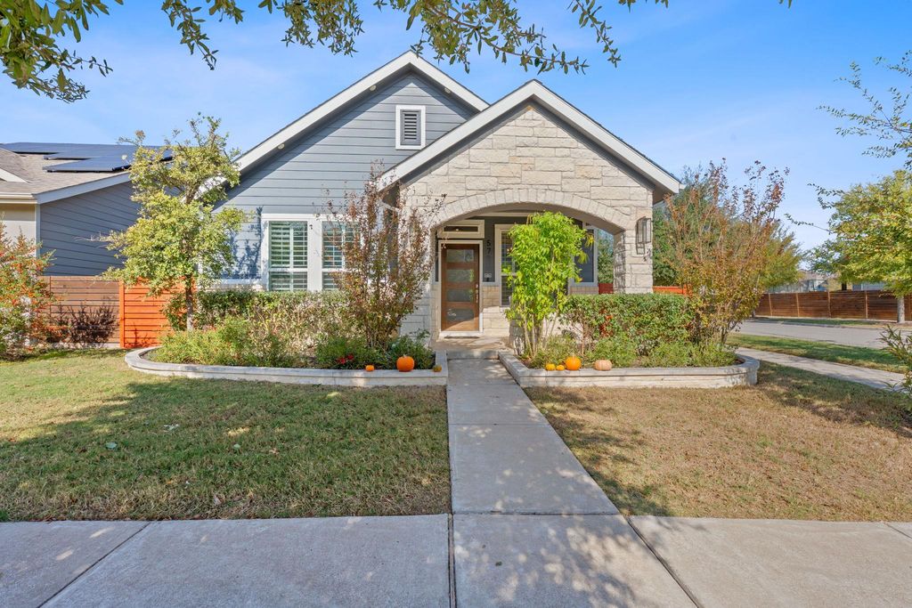 5720 Baythorne DR, Austin, TX 78747