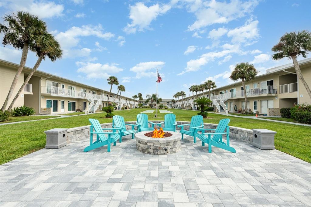Image 17 of property listing at 335 N CAUSEWAY D22, New Smyrna Beach, FL 32169