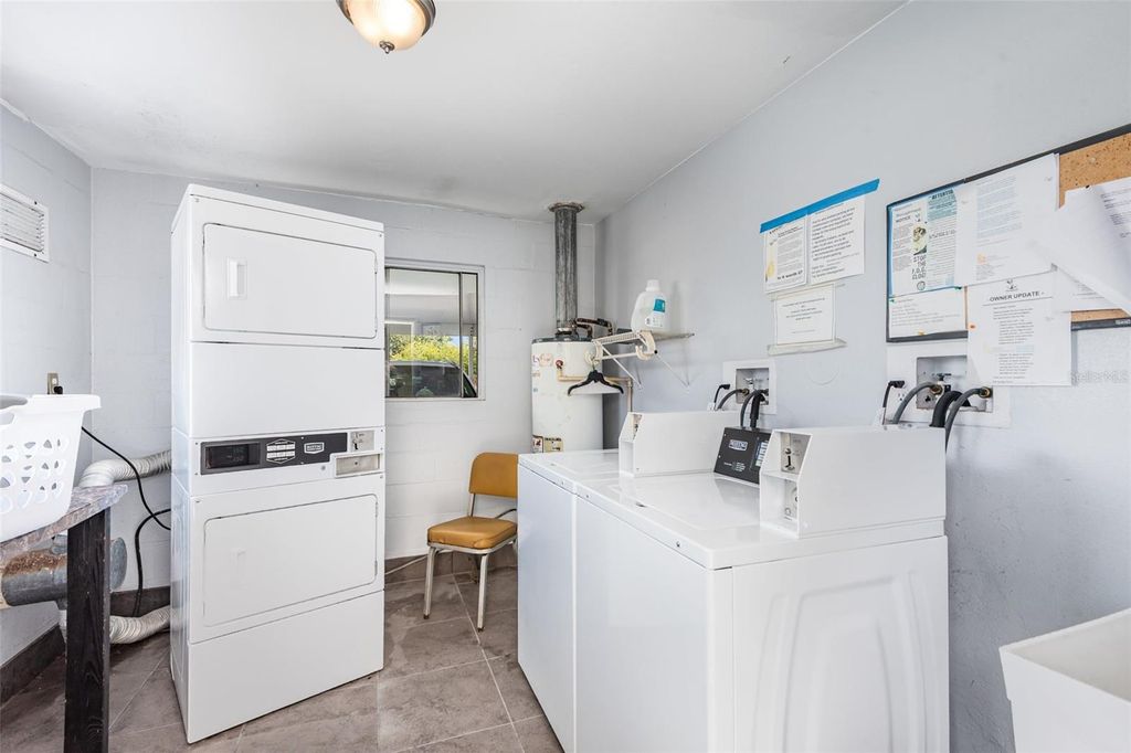 Image 24 of property listing at 335 N CAUSEWAY D22, New Smyrna Beach, FL 32169